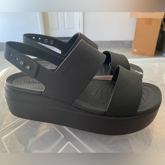 CROCS Brooklyn Low Wedge - Black - Picture 1 of 7